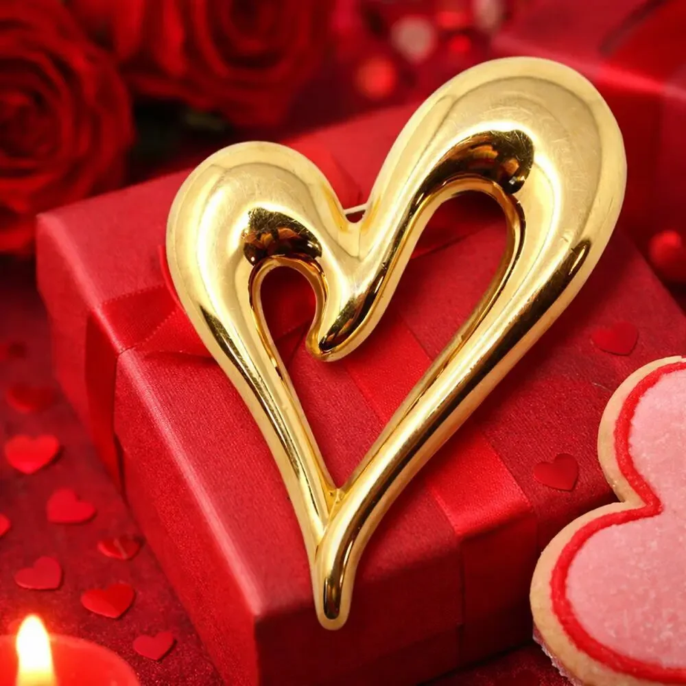 Vintage Monet Gold Tone Open Heart Pin Brooch Shiny Love Valentine 2.5